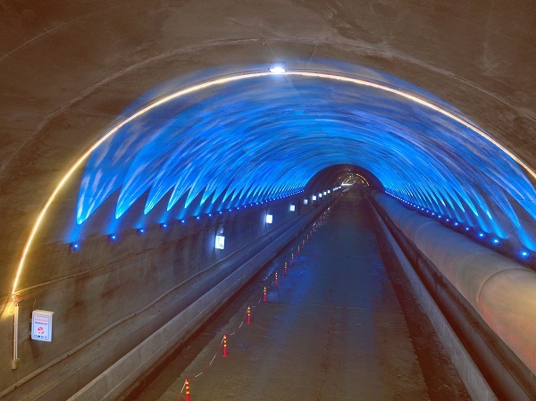 遂大高速A标路基四分部建设漂亮联群隧道1 (1).JPG