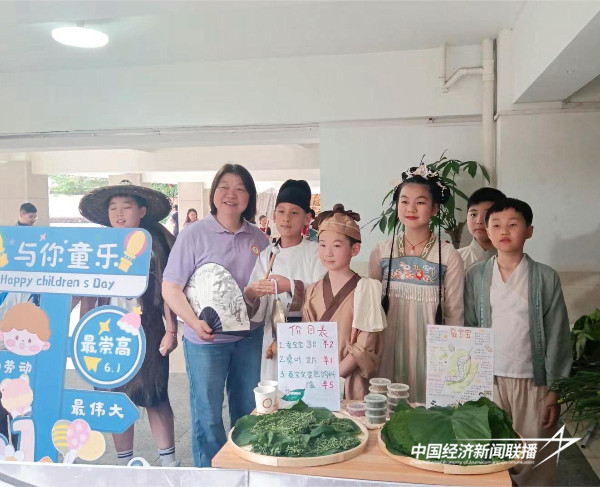 20240603  福州温泉小学庆“六一”义卖活动2.jpeg?x-oss-process=style/water