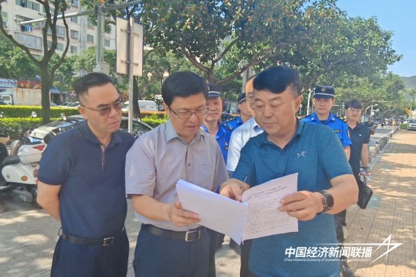 20240612  护航高考│厦门“城管蓝”交卷1.jpg?x-oss-process=style/water