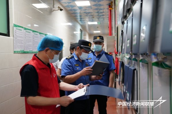 20240612  护航高考│厦门“城管蓝”交卷2.jpg?x-oss-process=style/water