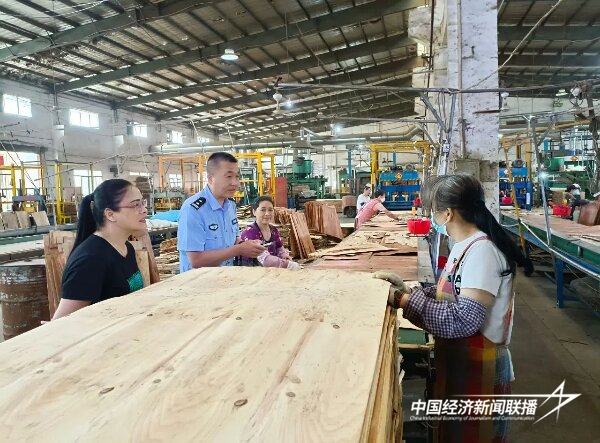 20240819 丰田派出所:反诈宣传进企业 守护安全零距离5.jpg?x-oss-process=style/water