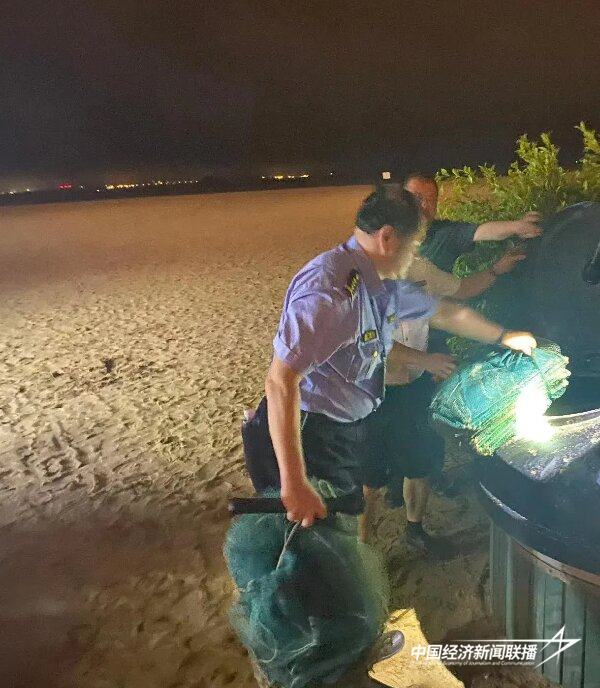 20240828  厦门市海洋与渔业综合执法支队文昌鱼保护3.jpg?x-oss-process=style/water