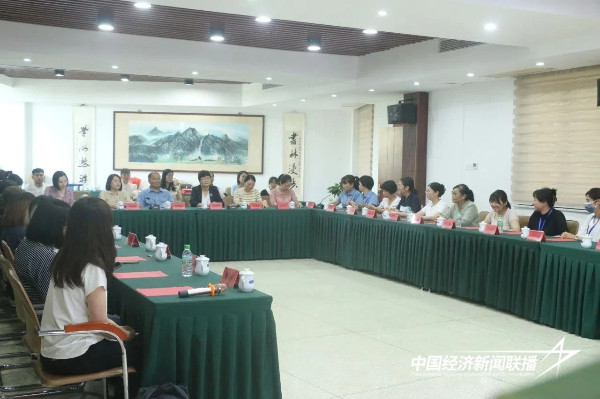 20240829  “缘聚金浦 姐妹情融”两岸技能人才交流在漳科举行1.jpg?x-oss-process=style/water