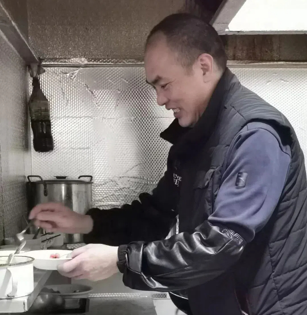 20240910  永阳“拌面诗人”张培莺1.jpg