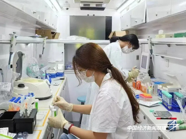 20240913  厦门压实经营主体责任 护航“双节”消费市场3.jpg?x-oss-process=style/water