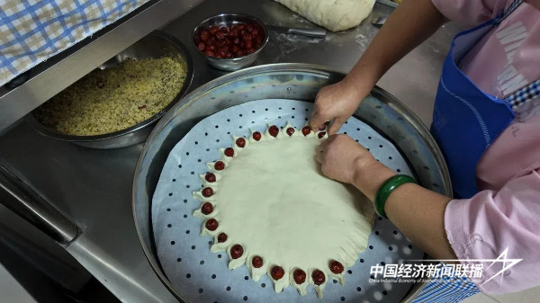 20240918  闽宁协作话彭阳中秋节：品月饼赏明月共话团圆2.jpg?x-oss-process=style/water