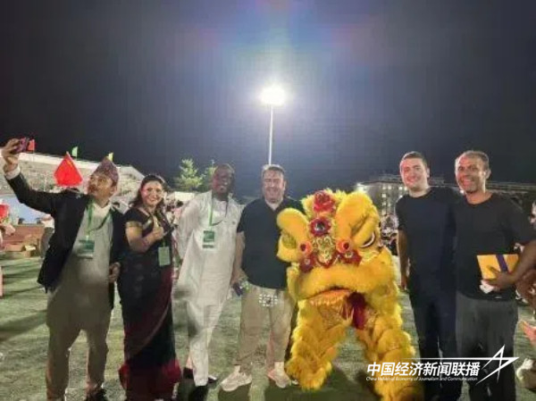 20240920  漳州科技职业学院师生齐聚共度中秋2.jpg?x-oss-process=style/water