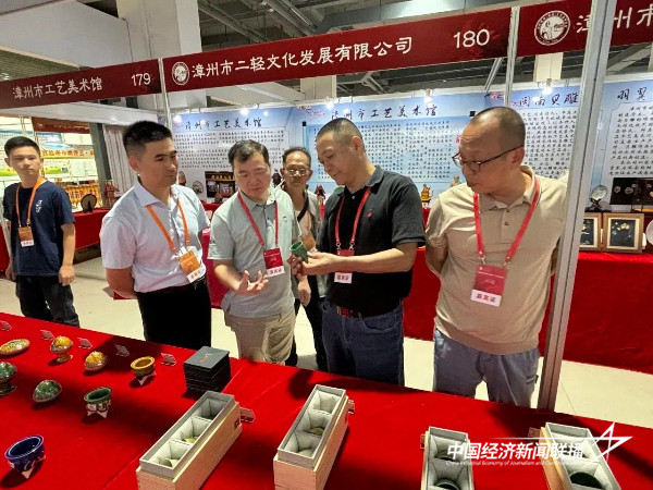 20240930 漳州工美珍品亮相2024海峡两岸(莆田)工艺品博览会6.jpg?x-oss-process=style/water