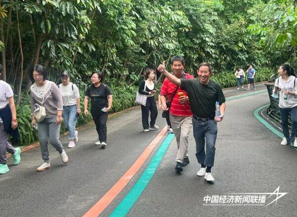 20241014 鼓楼区慈善总会携手怡山社区贺重阳2.jpg?x-oss-process=style/water