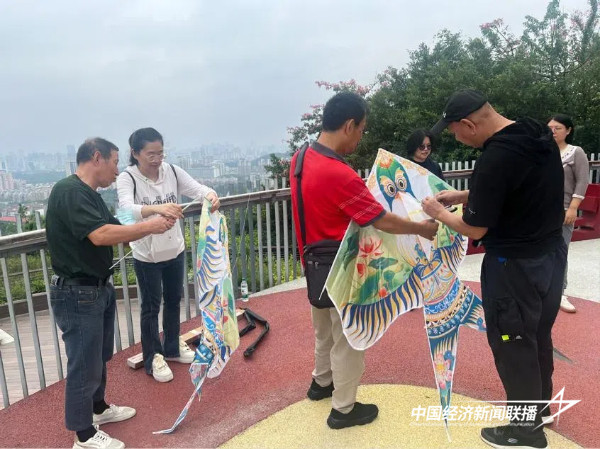 20241014 鼓楼区慈善总会携手怡山社区贺重阳3.jpg?x-oss-process=style/water