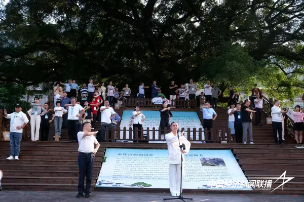 20241017  2024年乡村人才振兴民间研讨会：英才云集 共谋乡村振兴14.jpg?x-oss-process=style/water