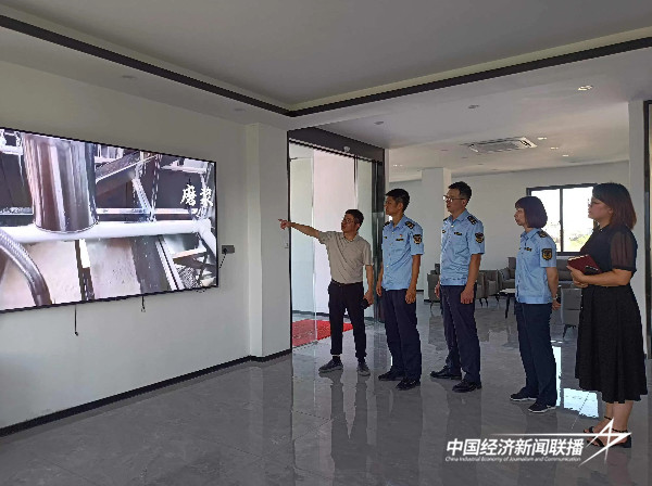 20241105  厦门市翔安区市场监管局：争做实干担当“勤务兵” 跑出助企便民“加速度1.jpg?x-oss-process=style/water