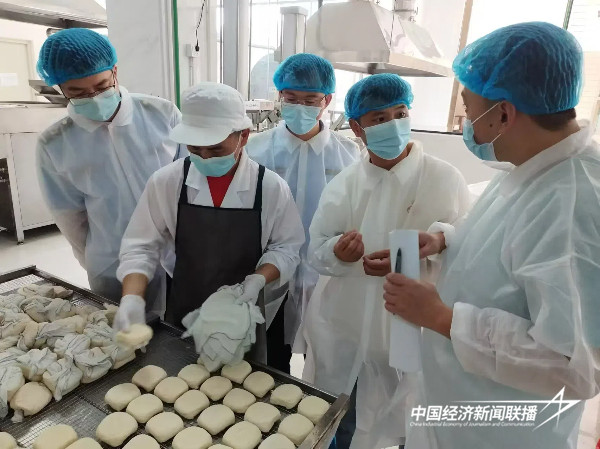 20241105  厦门市翔安区市场监管局：争做实干担当“勤务兵” 跑出助企便民“加速度4.jpg?x-oss-process=style/water