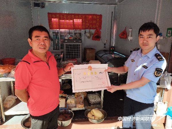 20241105  厦门市翔安区市场监管局：争做实干担当“勤务兵” 跑出助企便民“加速度3.jpg?x-oss-process=style/water