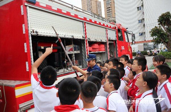 20241111  福建上杭：消防宣传进校园  齐“学”共“练”提技能3.jpg?x-oss-process=style/water