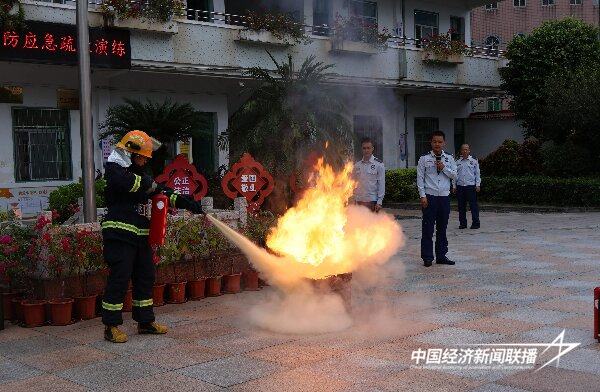 20241111  福建上杭：消防宣传进校园  齐“学”共“练”提技能2.jpg?x-oss-process=style/water