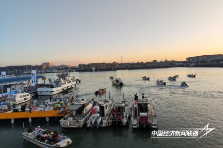 钓鱼艇离港_副本.jpg?x-oss-process=style/water